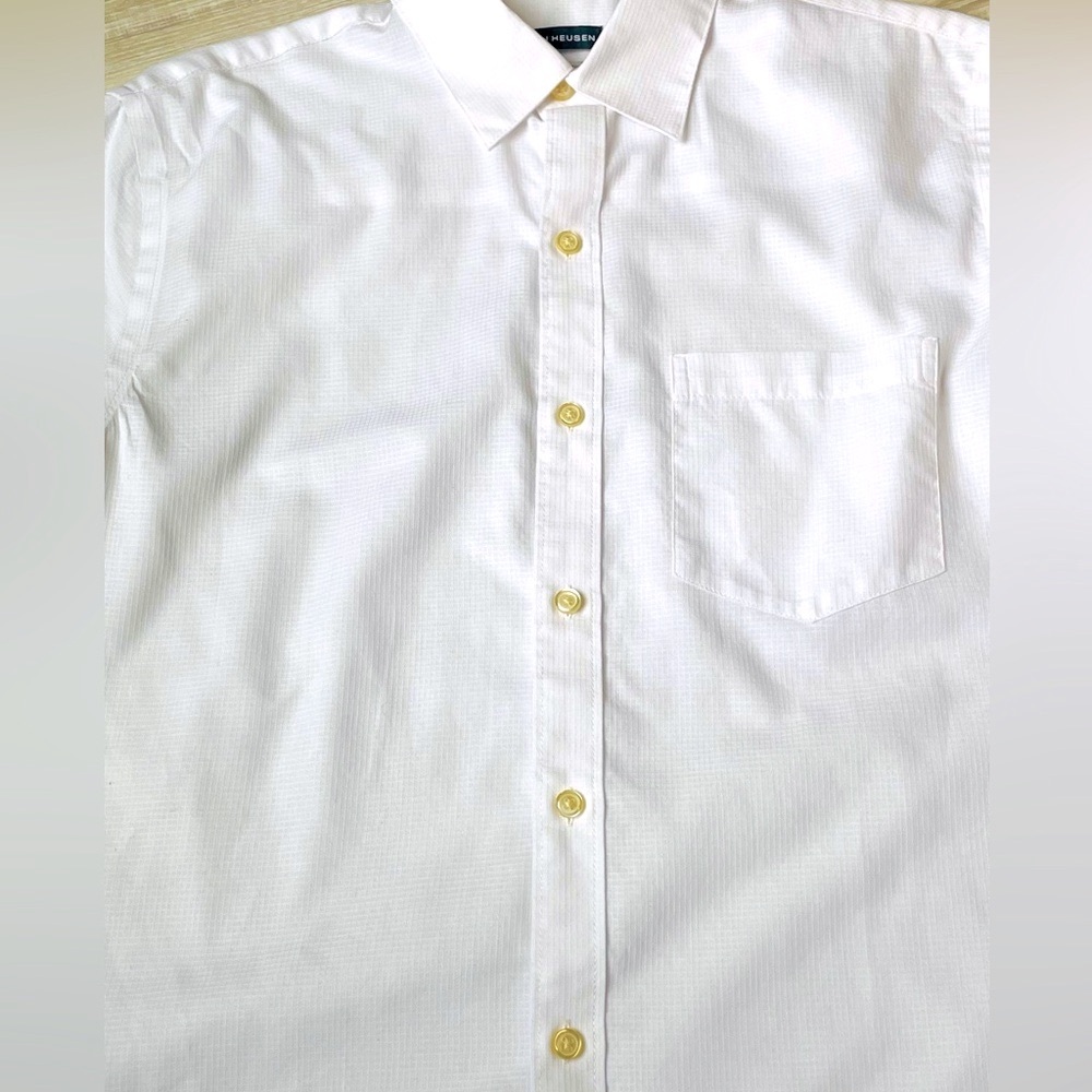 **$7 w/Bundle** Van Heusen Classic Fit👕Short Sleeve